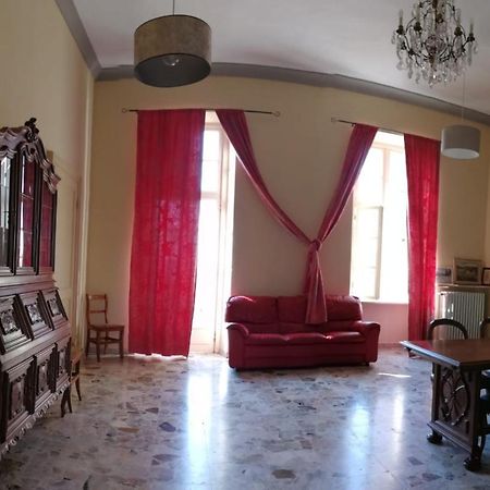 Bed and Breakfast Dimora Castello Dei Conti Trinità Zewnętrze zdjęcie