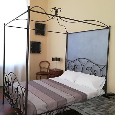 Bed and Breakfast Dimora Castello Dei Conti Trinità Zewnętrze zdjęcie