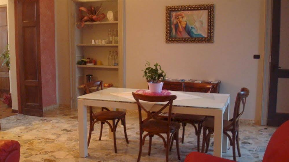 Bed and Breakfast Dimora Castello Dei Conti Trinità Zewnętrze zdjęcie